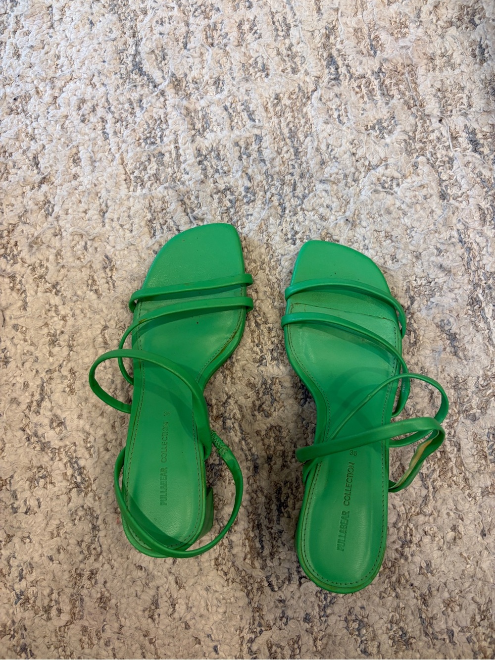 Pull&Bear Green Strappy Square-Toe Sandals
